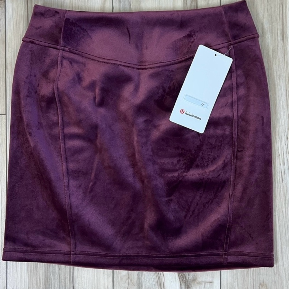Lululemon Scuba HR Mini Skirt- Velvet